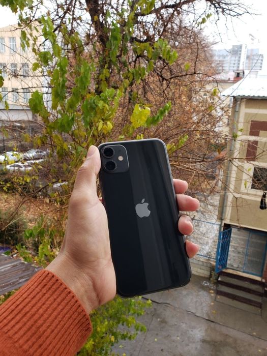 Iphone 11 sotiladi rangi qora