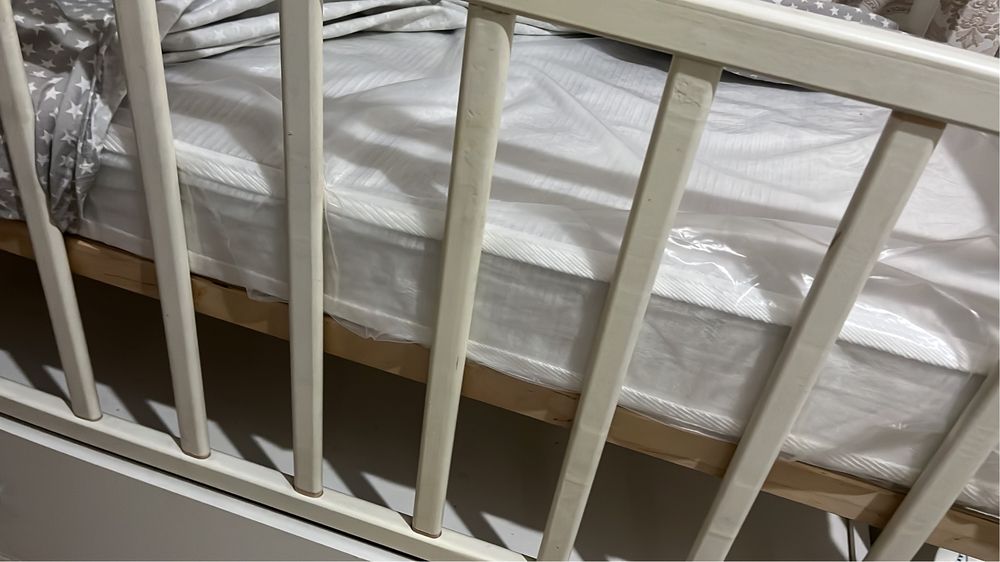 Манеж с маятником