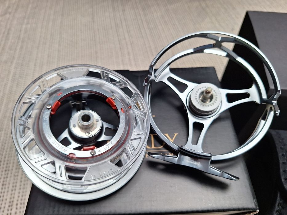 Vand mulineta musca fly Hardy noua