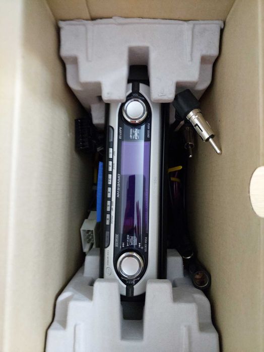 Sony CDX-M7850 - car - radio / CD / MP3 player