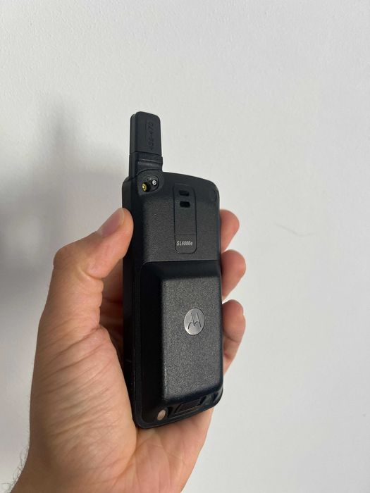 MOTOTROLA SL4000e UHF Radio! Noua!