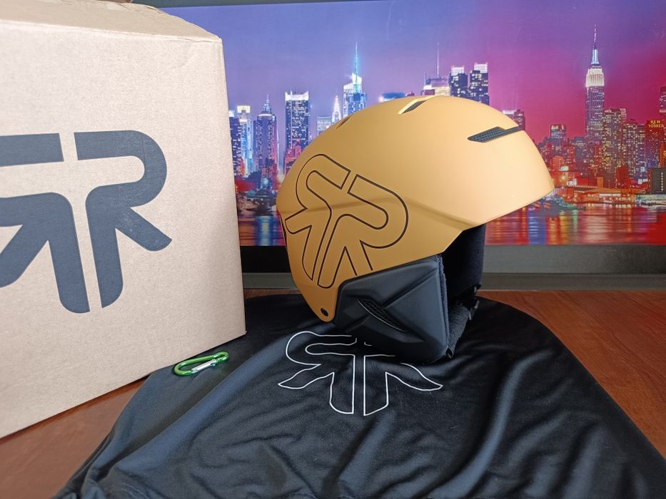 Лыжный шлем от бренда RUROC