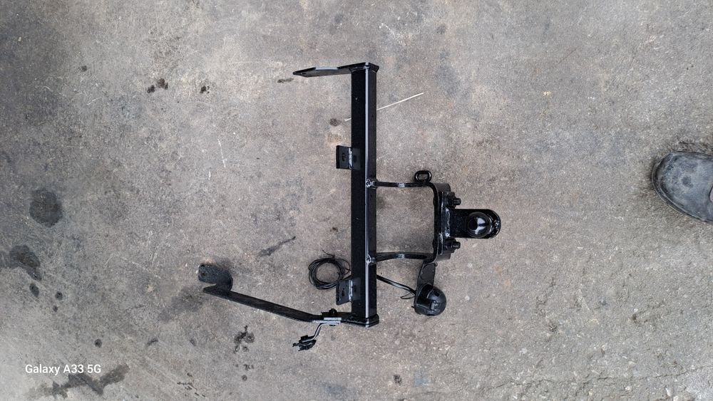 Продавам оригинален теглич за Peugeot 106 /Пежо 106