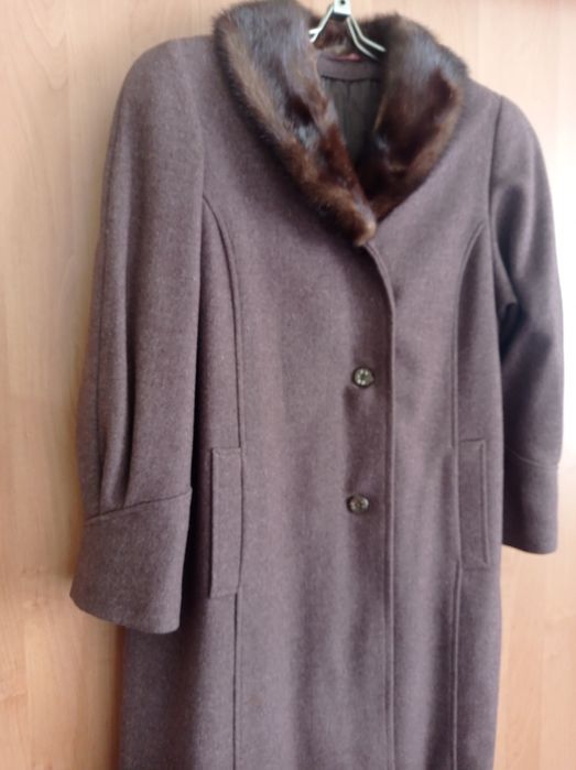 Продается женское пальто