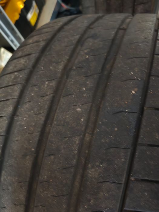 Cauciucuri vara bridgestone aproape noi 275 30 20