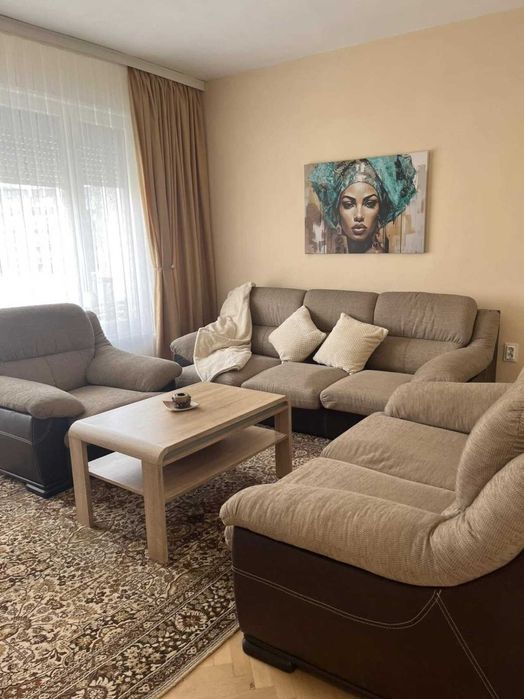 Тристаен апартамент в Смирненски