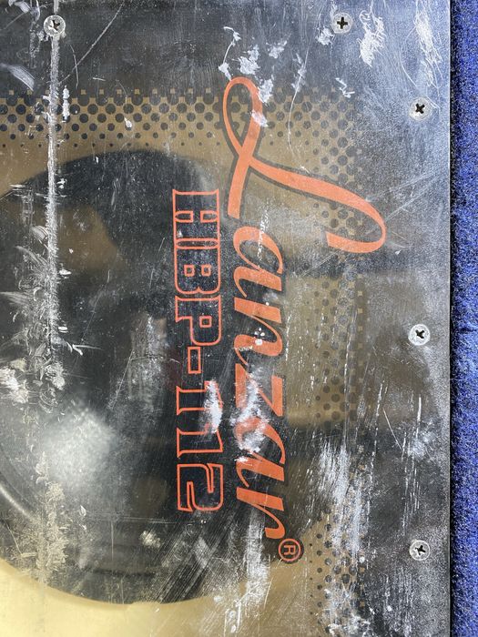 Бас каса с усилвател