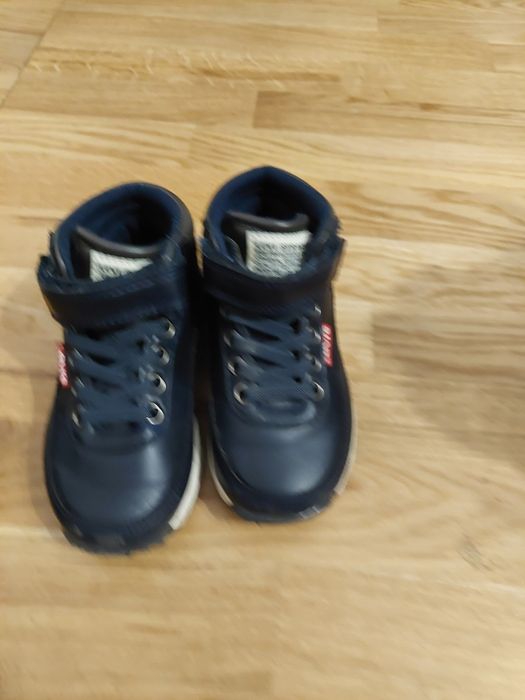 De vânzare ghetuțe Levis, mărimea 24 cm