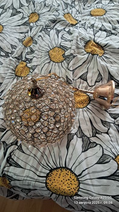 Продам люстру. Пишите