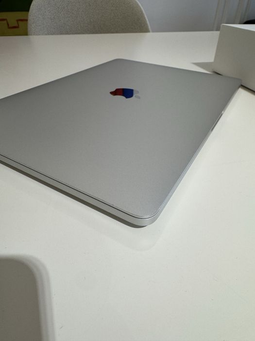 MacBook Pro 13” 2020 (i5)