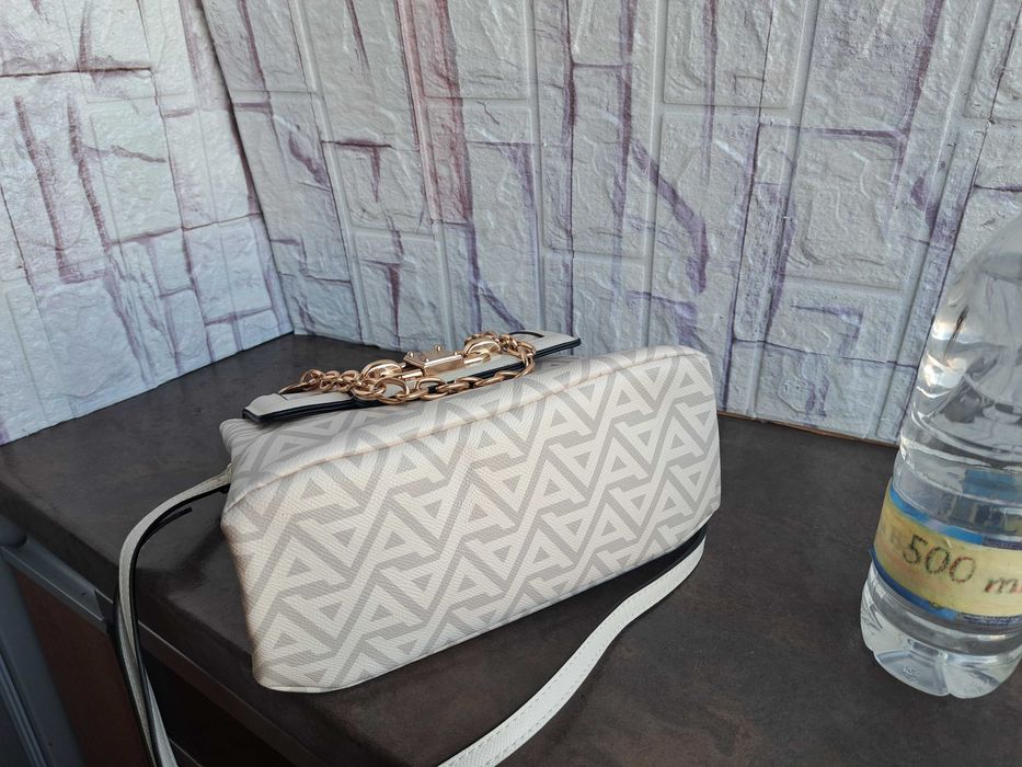 дамска чанта Aldo,малка бежова чантичка,