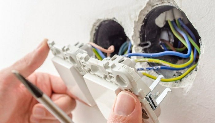 Мастер ПЛОТНИК. Звоните 24/7 пишите на WhatsApp