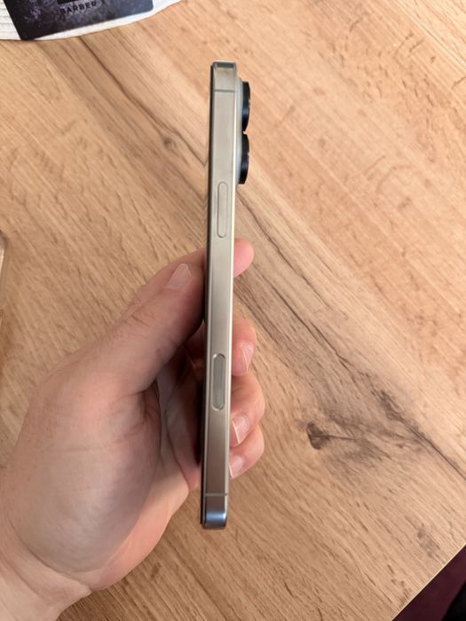 iPhone 16 PRO MAX с гаранция