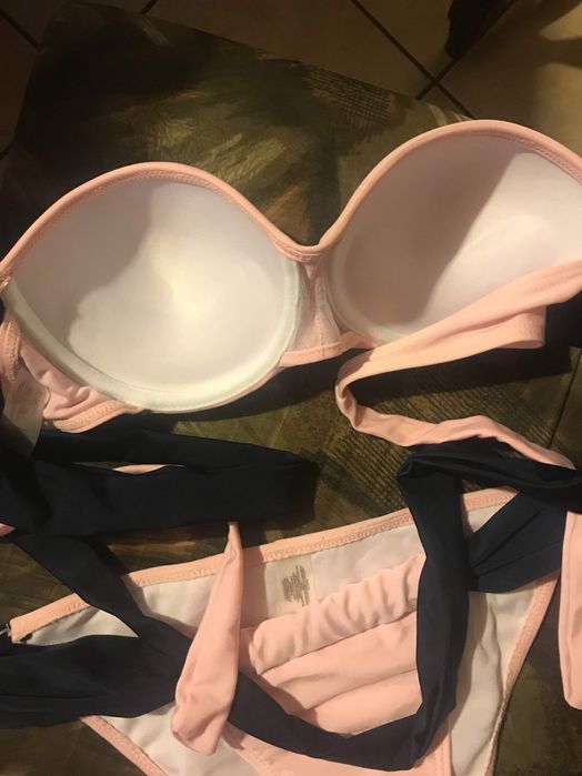 Продавам бански 2 части