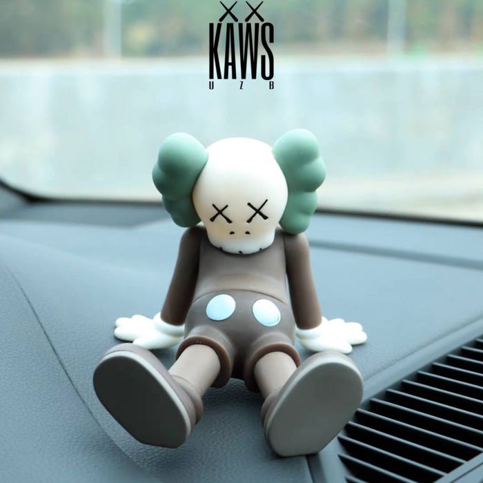Фигурки KAWS  полусидящий
