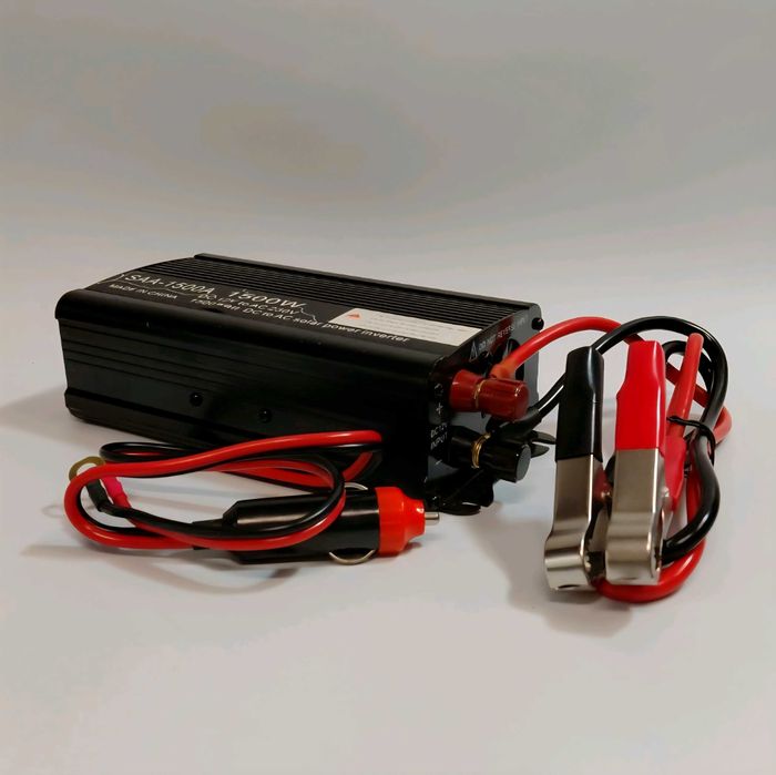 Автомобилен инвертор SAA-1500A 1500W 12V към 230V – Нов