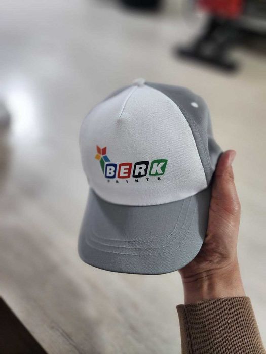 Rekalama mahsulotlari-Poligrafiya futbolka vizitka flayer termoz bejik