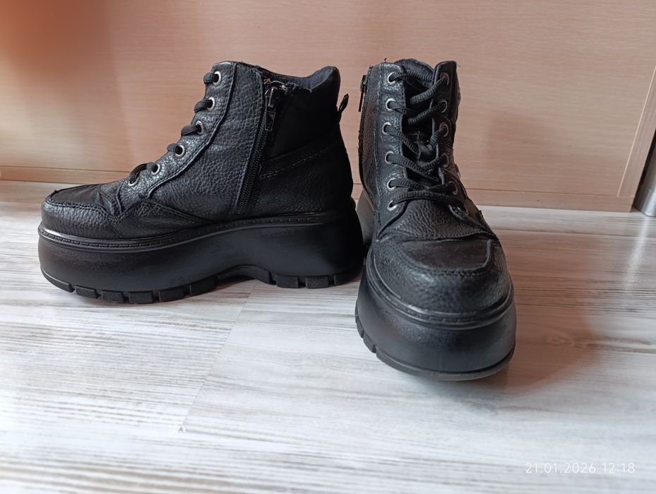 Дамски боти на платформа 36 номер