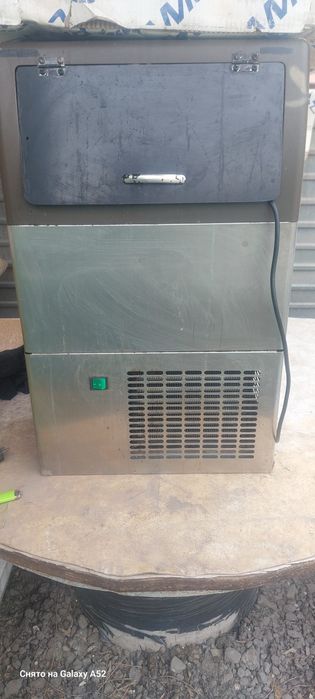 Льдогенератор   б/у ,  в  рабочем  состоянии.