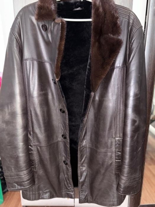 Продам теплая кожаная дубленка звоните пишите