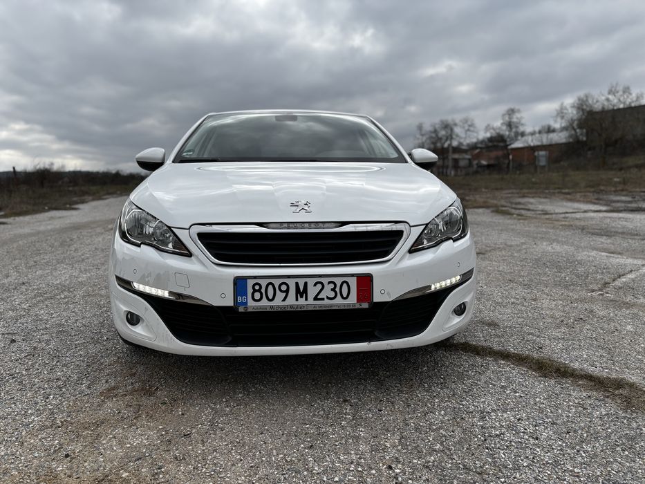 Автомобил Peugeot 308 SW 1.2 бензин