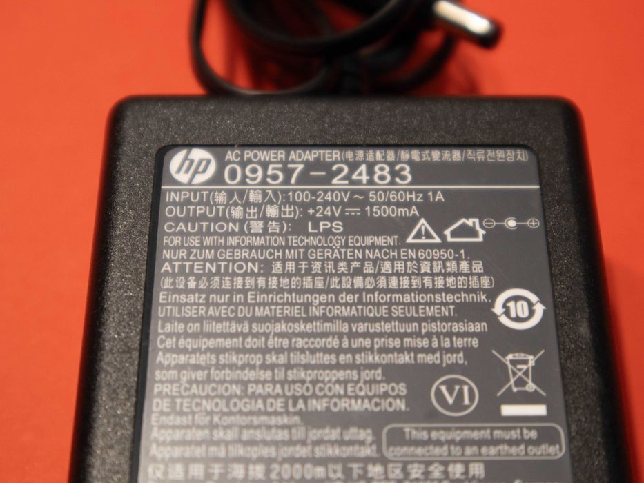 Всякакви адаптери 18V 4A 19V 4.74A 12V 7.5A 24V 1.5A употребявани