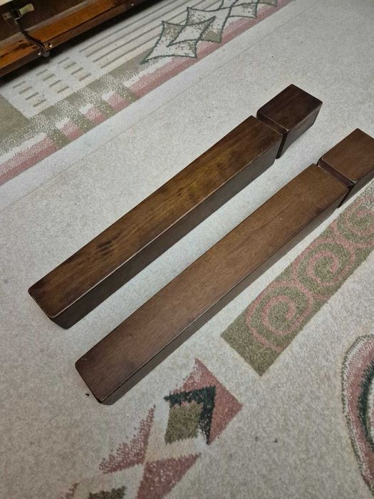 Обеденный стол со стульями