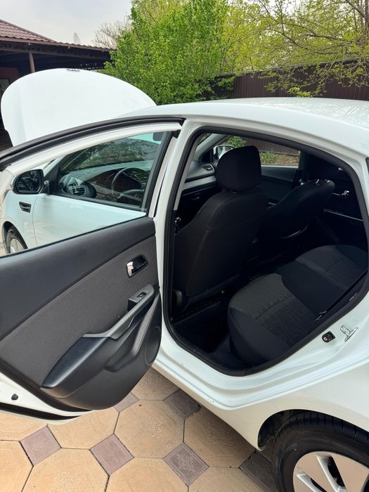 Продам авто Kia rio 3