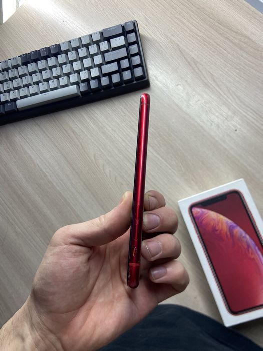 Iphone xr 64gb red.