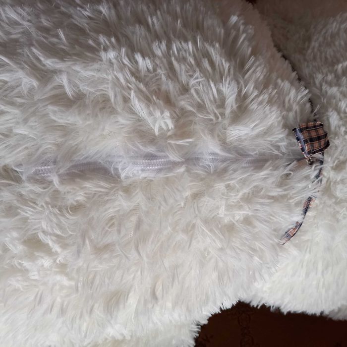 Мече бяло бледо кремаво