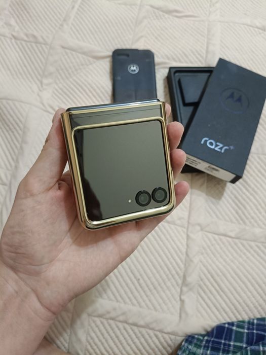 Motorola razr 2023 Plus Black infinity 8/256 GBB