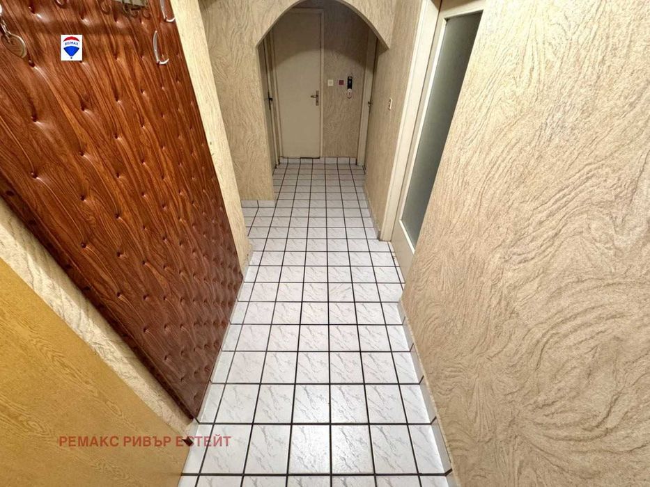 Дава се под наем Тристаен апартамент в Русе, Централен южен район - 86 кв.м за 255 € - Снимка #1