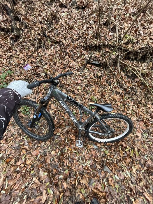 Se vinde umf hardy 3 custom de freeride