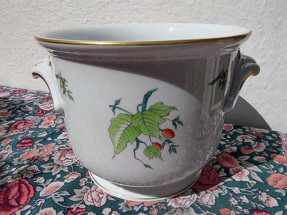 Ръчно рисувана голяма кашпа на Herend Унгария