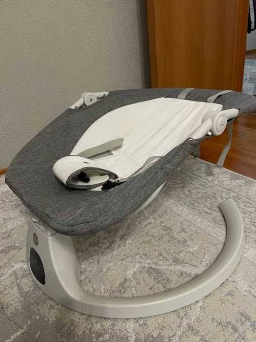 Продам новый шезлонг.