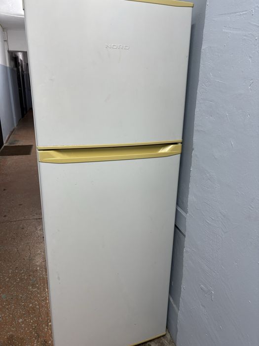 Холодильник рабочий за 10 000 тг
