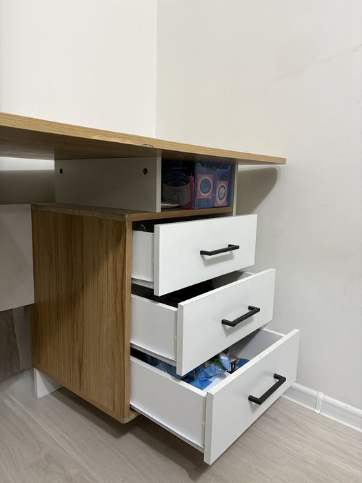 Стол из ИКЕЯ деревянный