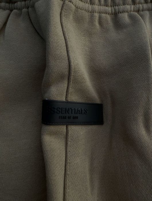 Pantaloni Essentials Scurti •PREMIUM•