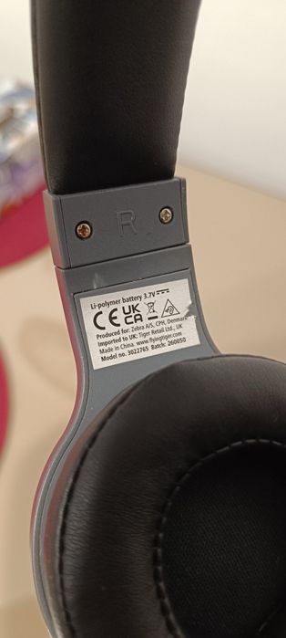 Vând căști wireless
