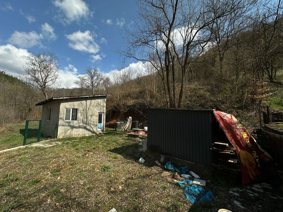 Casa și teren de vânzare în Băcaia , Geoagiu , jud Hunedoara