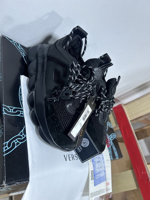 Versace chain reaction