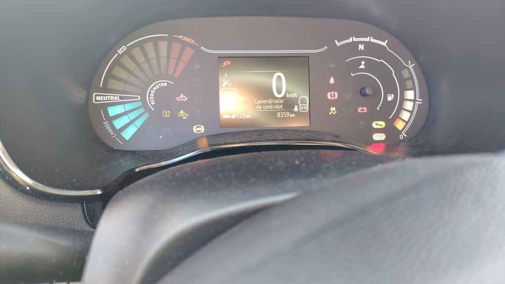 Vând Dacia Spring avariat an 2024 8000 km