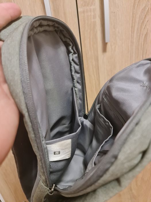 XIAOMI MI CITY SLING Rucsac Light Grey, in stare buna, mic, incapator