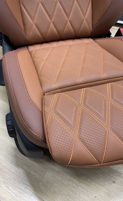 Перетяжка салона автомобиля, мото сидений , дверных карт и т.д