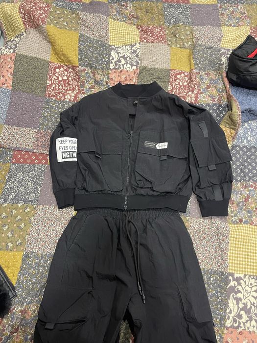 Спортен екип-PAUSE-черен-шушкава материя