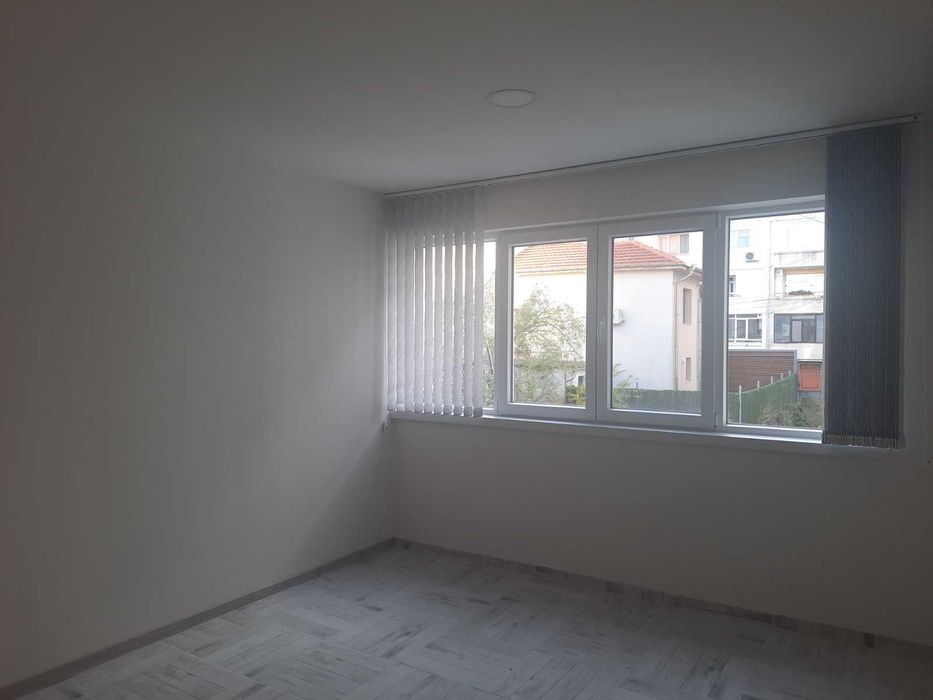 Дава се под наем Офис в Шумен, Добруджански - 37 кв.м за 280.5 € - Снимка #3