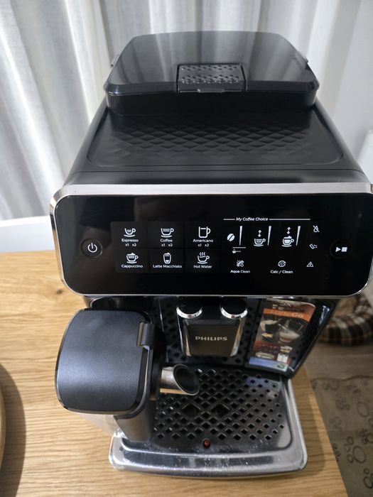 Expresor Philips model 3200 espressor automat cu sistem de lapte Latte