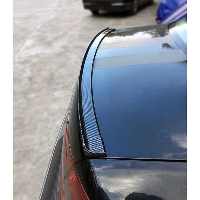 Eleron universal tip lip pt portbagaj carbon 1.5 m sau 2.5mx3.5 cm,nou