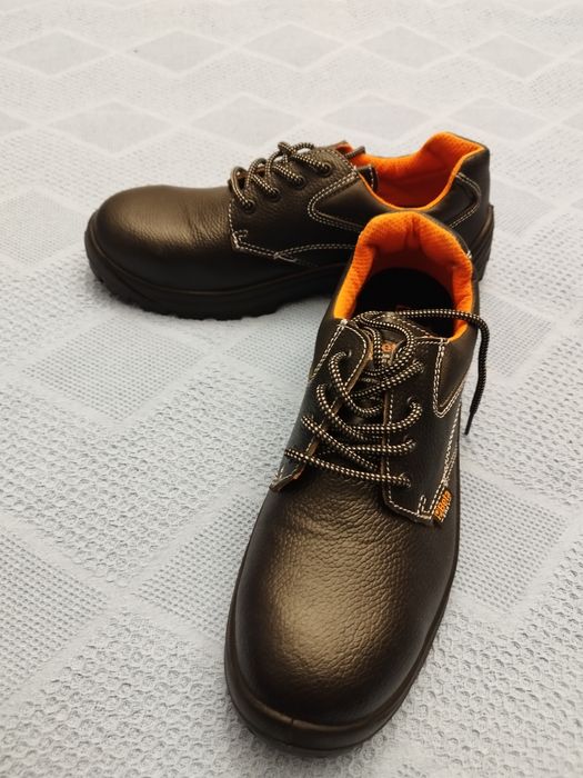 Работни обувки номер 45