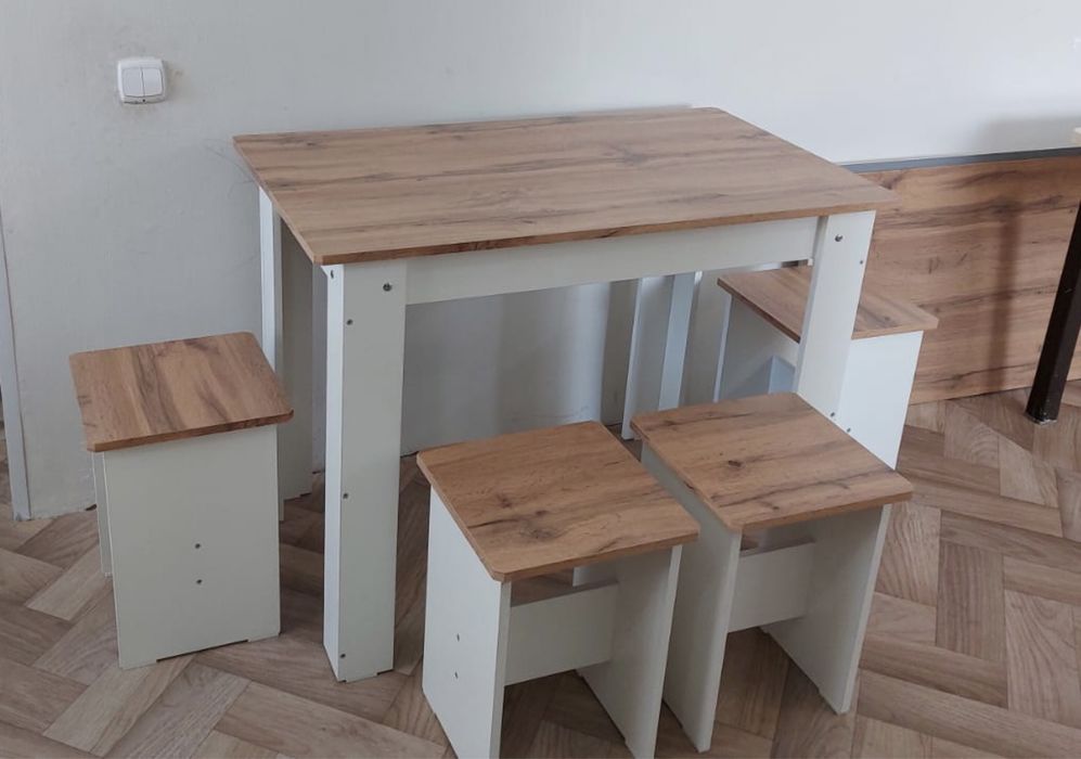 Продам стол + 4 табурета за 25 000 тенге